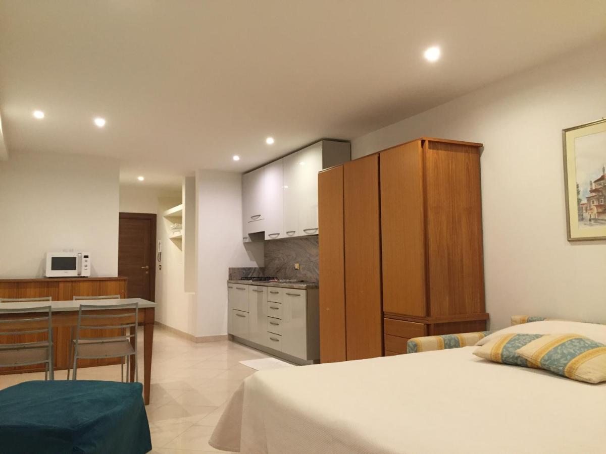 Genovese Villa Elena Appartamenti Варацце Экстерьер фото